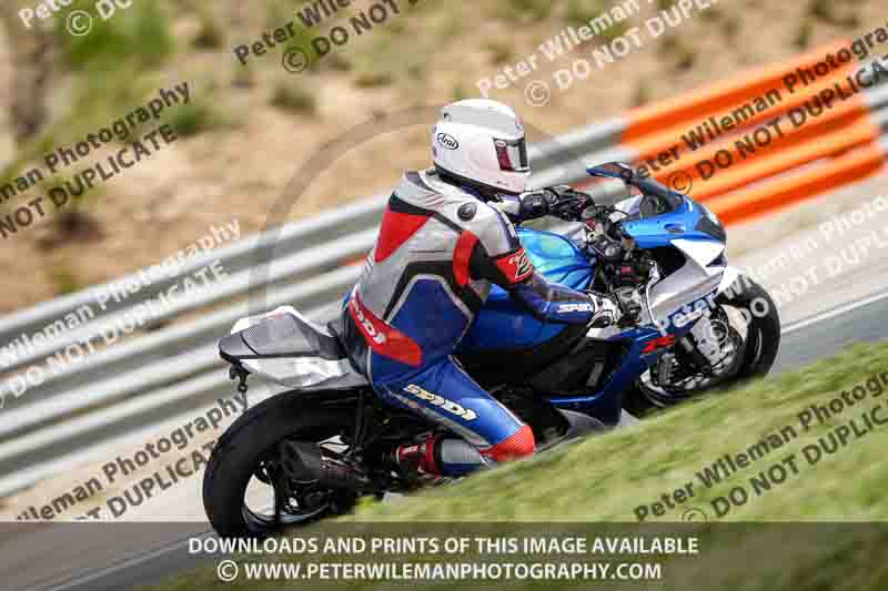 cadwell no limits trackday;cadwell park;cadwell park photographs;cadwell trackday photographs;enduro digital images;event digital images;eventdigitalimages;navarra;no limits trackdays;peter wileman photography;racing digital images;trackday digital images;trackday photos